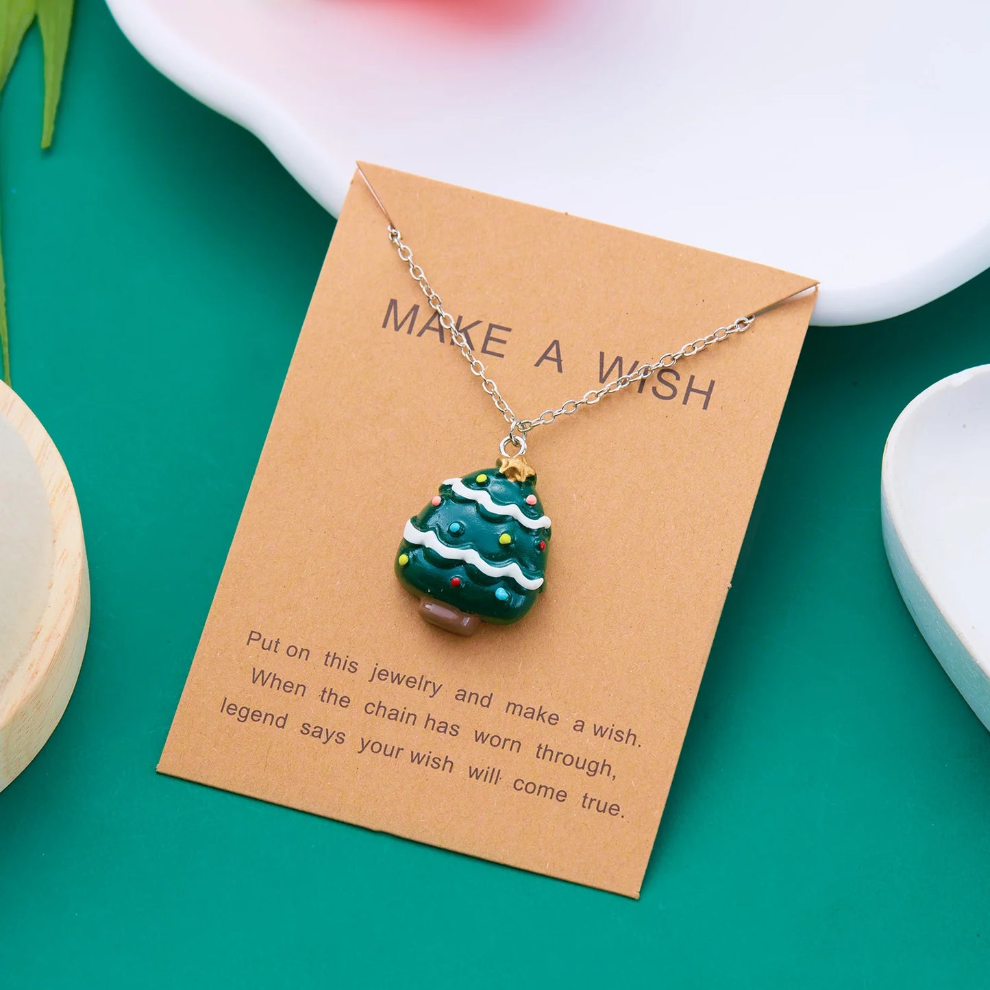 New Trendy Christmas Necklace for Women Girls Resin Cartoon Santa Claus Snowman Xmas Tree Pendant Clavicle Choker Party Gifts