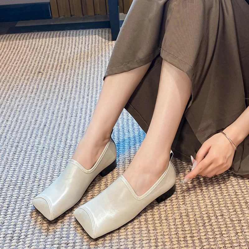 2025 Retro Square Toe Mary Janes Women's Pig Nose Ballet Shoes Autumn Slip On Low Heel French Style Pumps Mujer Plus Size 35-42