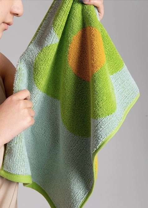 Cute Whimsical Sunflower Bath Towel - Ultra Soft & Absorbent Staple
