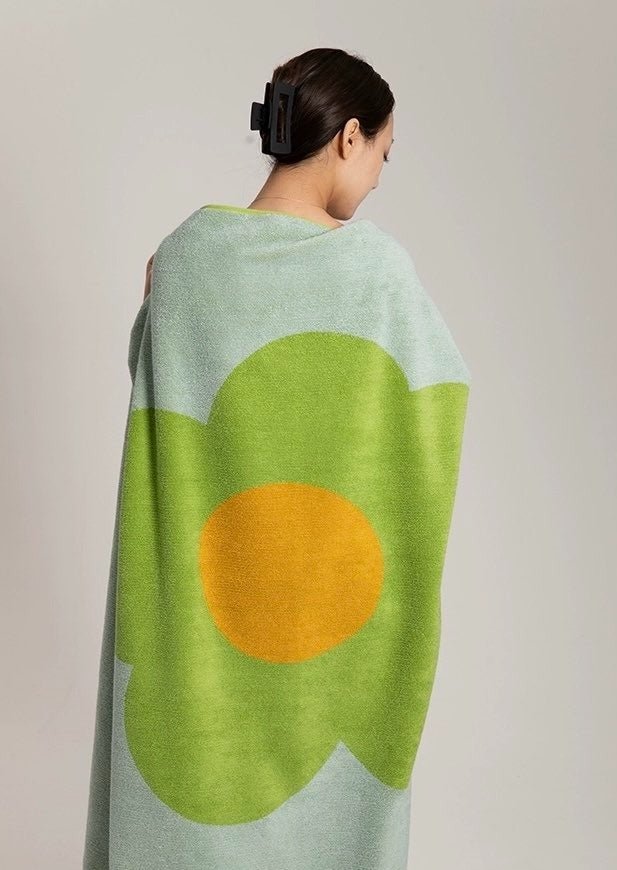 Cute Whimsical Sunflower Bath Towel - Ultra Soft & Absorbent Staple