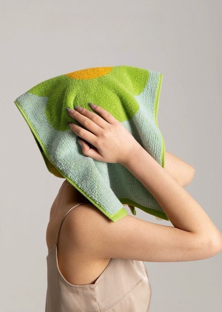 Cute Whimsical Sunflower Bath Towel - Ultra Soft & Absorbent Staple