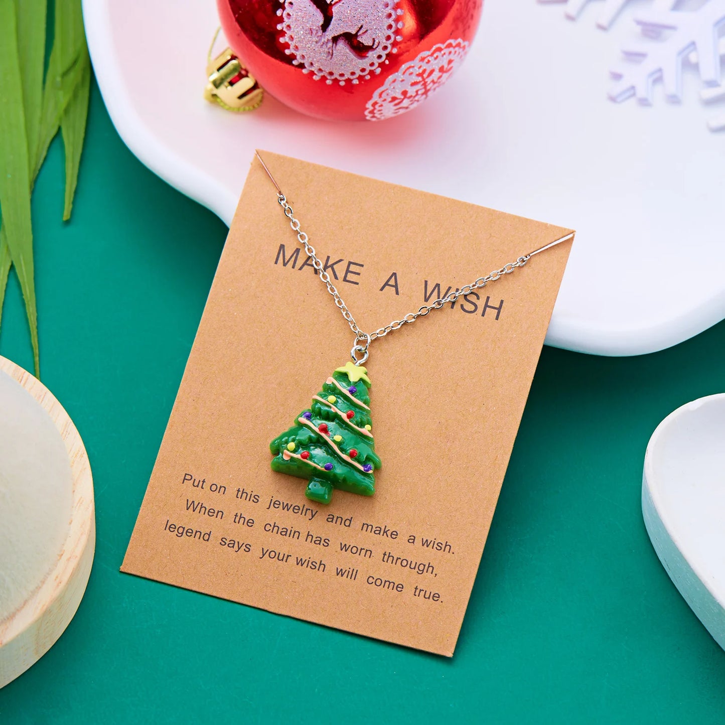 New Trendy Christmas Necklace for Women Girls Resin Cartoon Santa Claus Snowman Xmas Tree Pendant Clavicle Choker Party Gifts