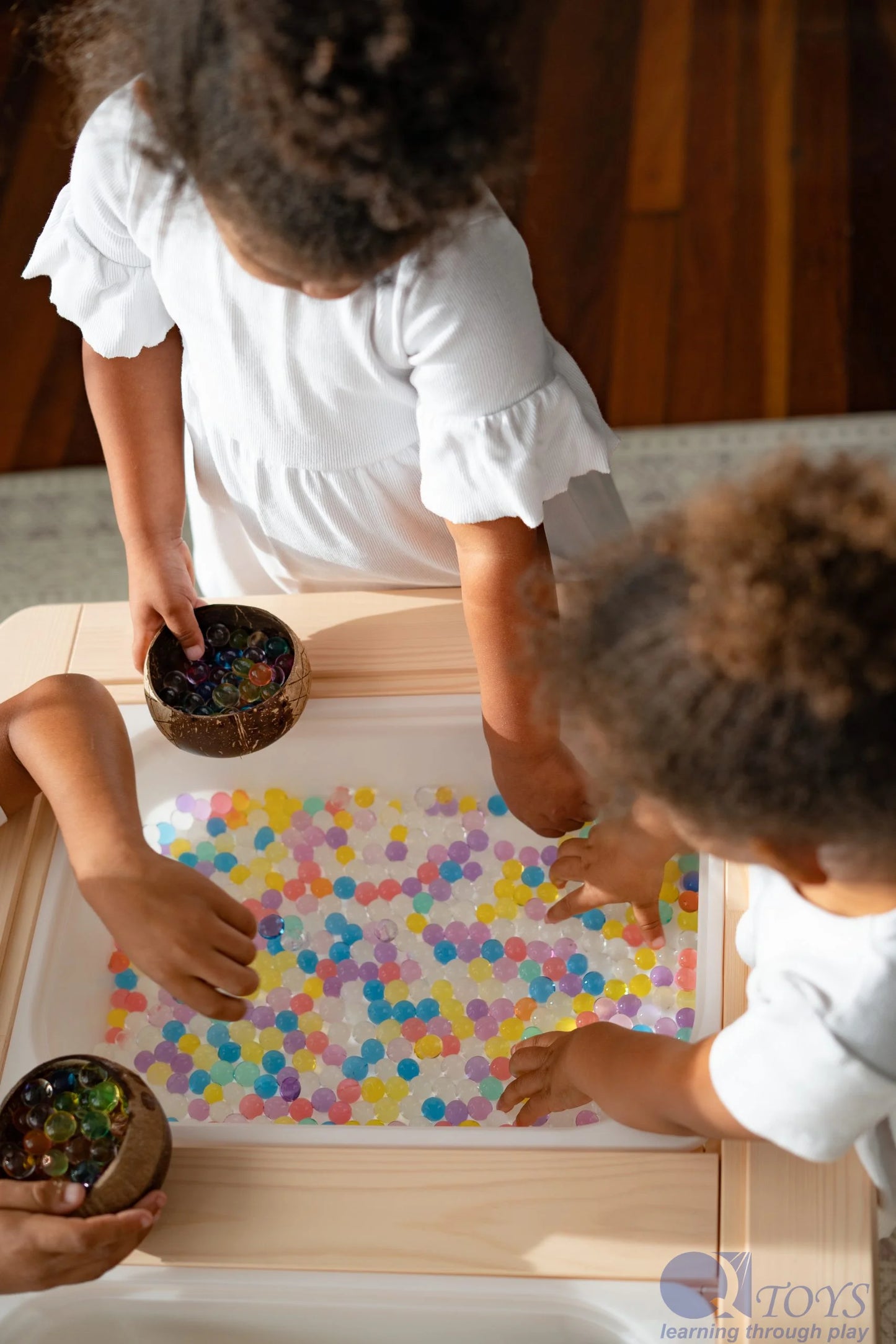 QToys Australia (USA) Patterned Coconut Bowls set of 6