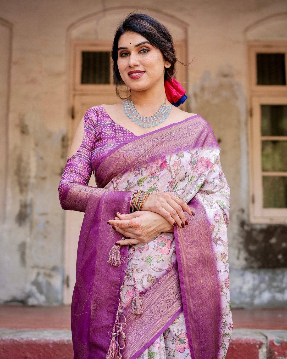 Graceful Lavender Banarasi Silk Saree with Floral Design and Zari
