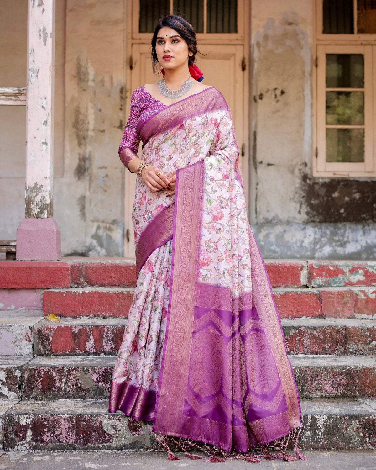 Graceful Lavender Banarasi Silk Saree with Floral Design and Zari