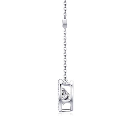 Möbius Charm Necklace - A fashionable and popular jewelry necklace