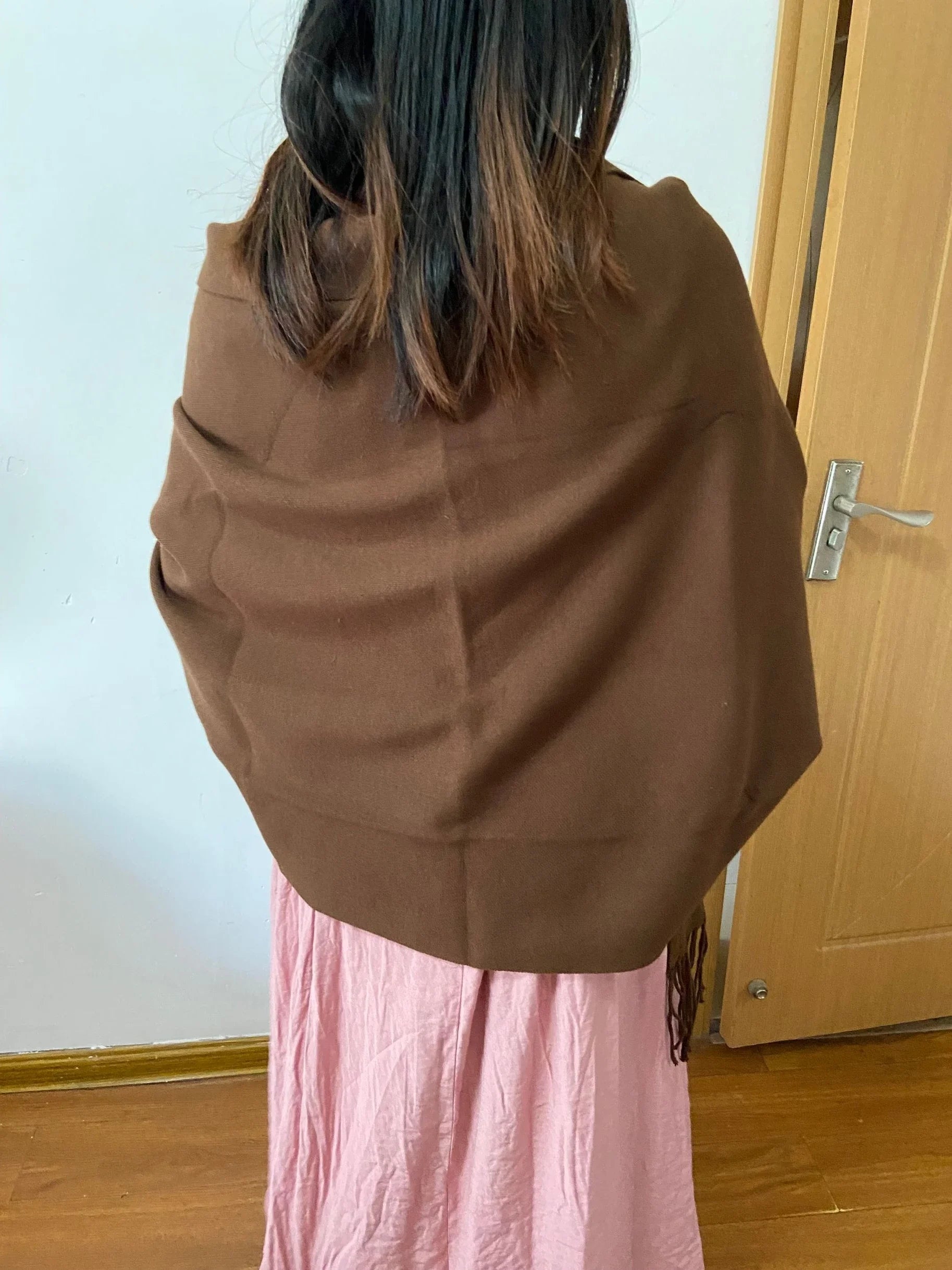 New Colors Black Women Outstreet Loose Knitwear Capes Solid Autumn Winter Knitted Batwing Sleeves Long Poncho Female Tassel Coat