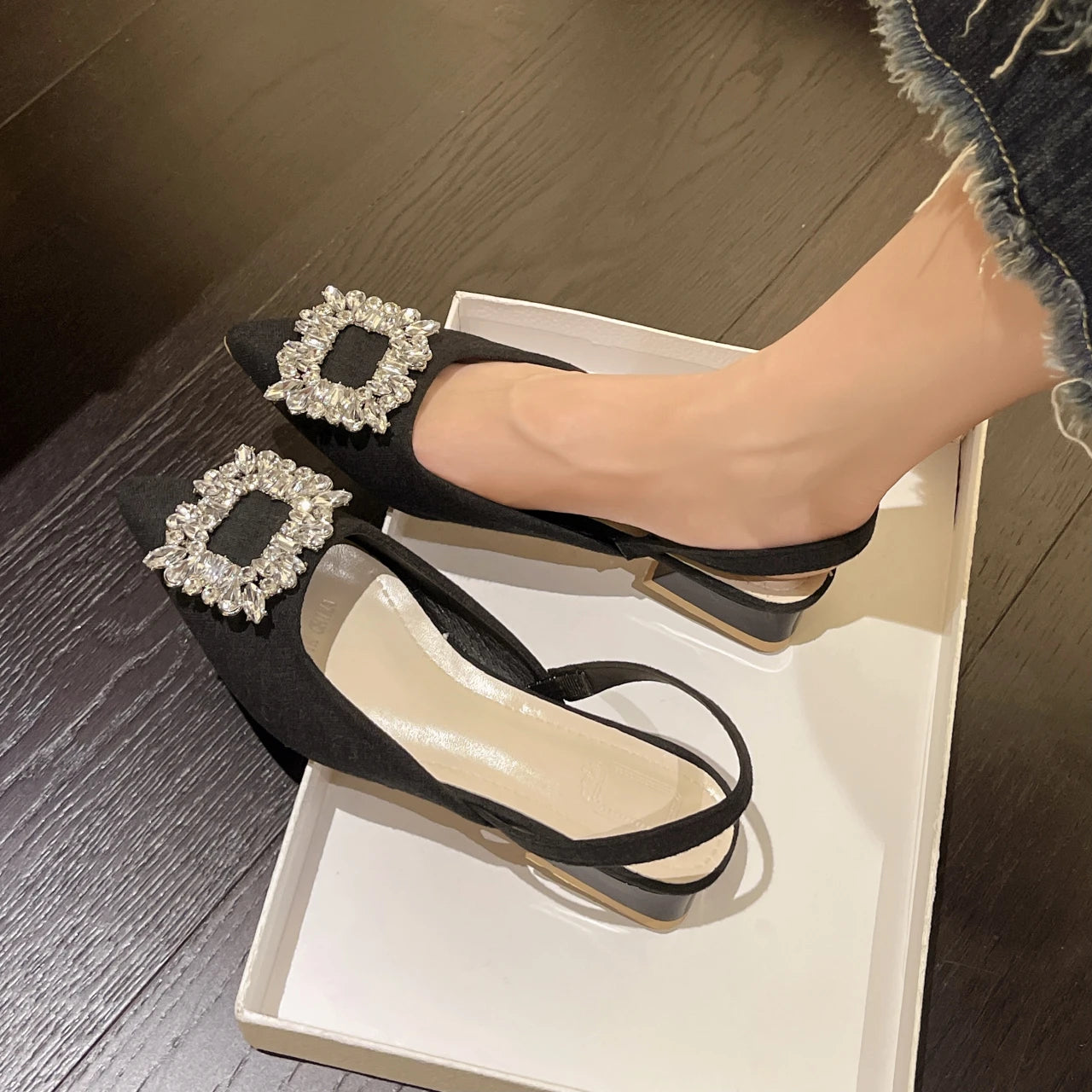 New Style Fashion Women's Sandals Summer Slingback Slippers Female Low Heel Rhinestone Buckle Back Strap Sexy Pumps Sandals