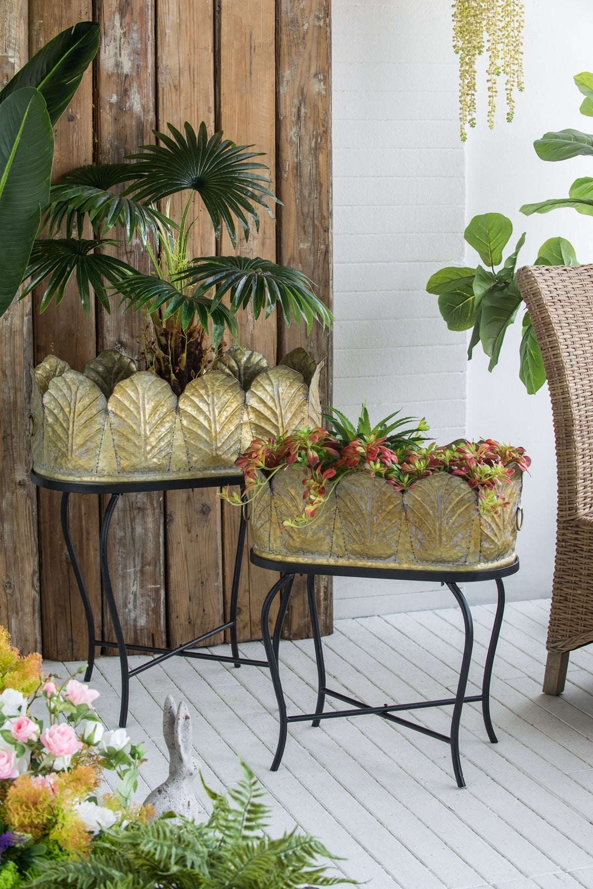 Set of 2 Metal Planters with Iron Leg Stands in Graduated Sizes