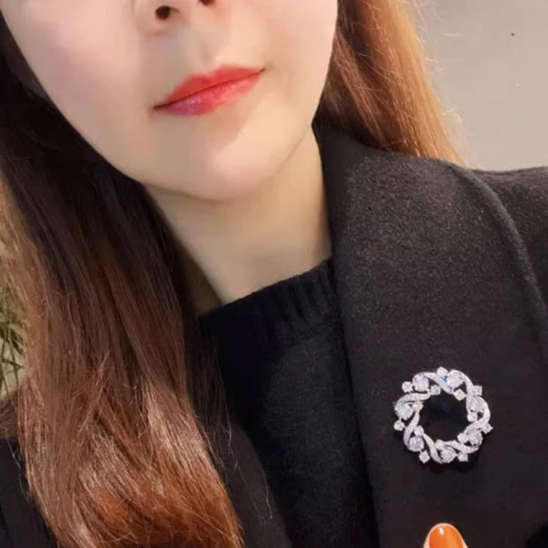 Fashion Silver Rhinestone Round Wreath Brooches For Women Clothing Coat Jewelry Accessries Gift