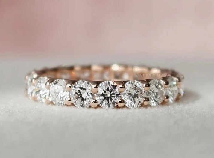 Round Moissanite Wedding Stud Ring