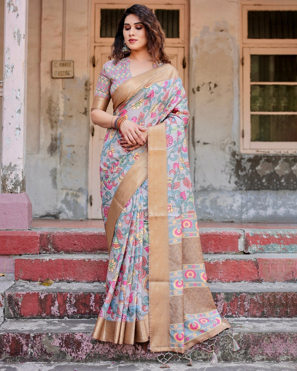 Exquisite Gray Floral Digital Print Saree with Golden Border and