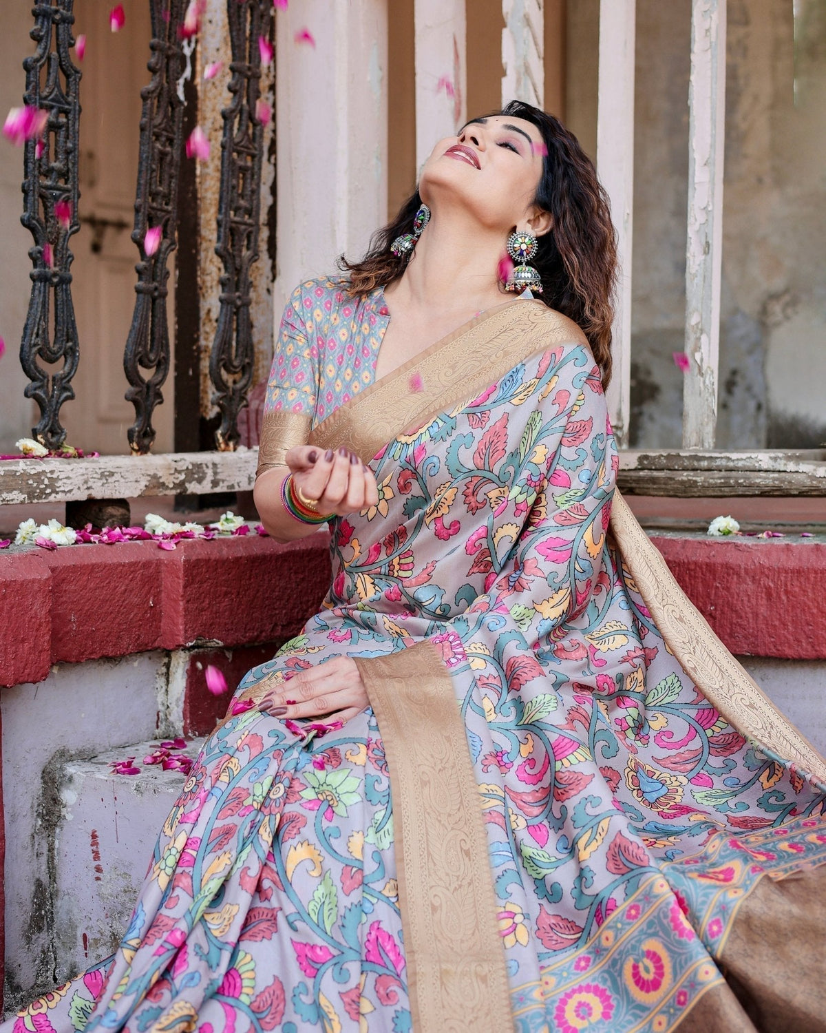 Exquisite Gray Floral Digital Print Saree with Golden Border and